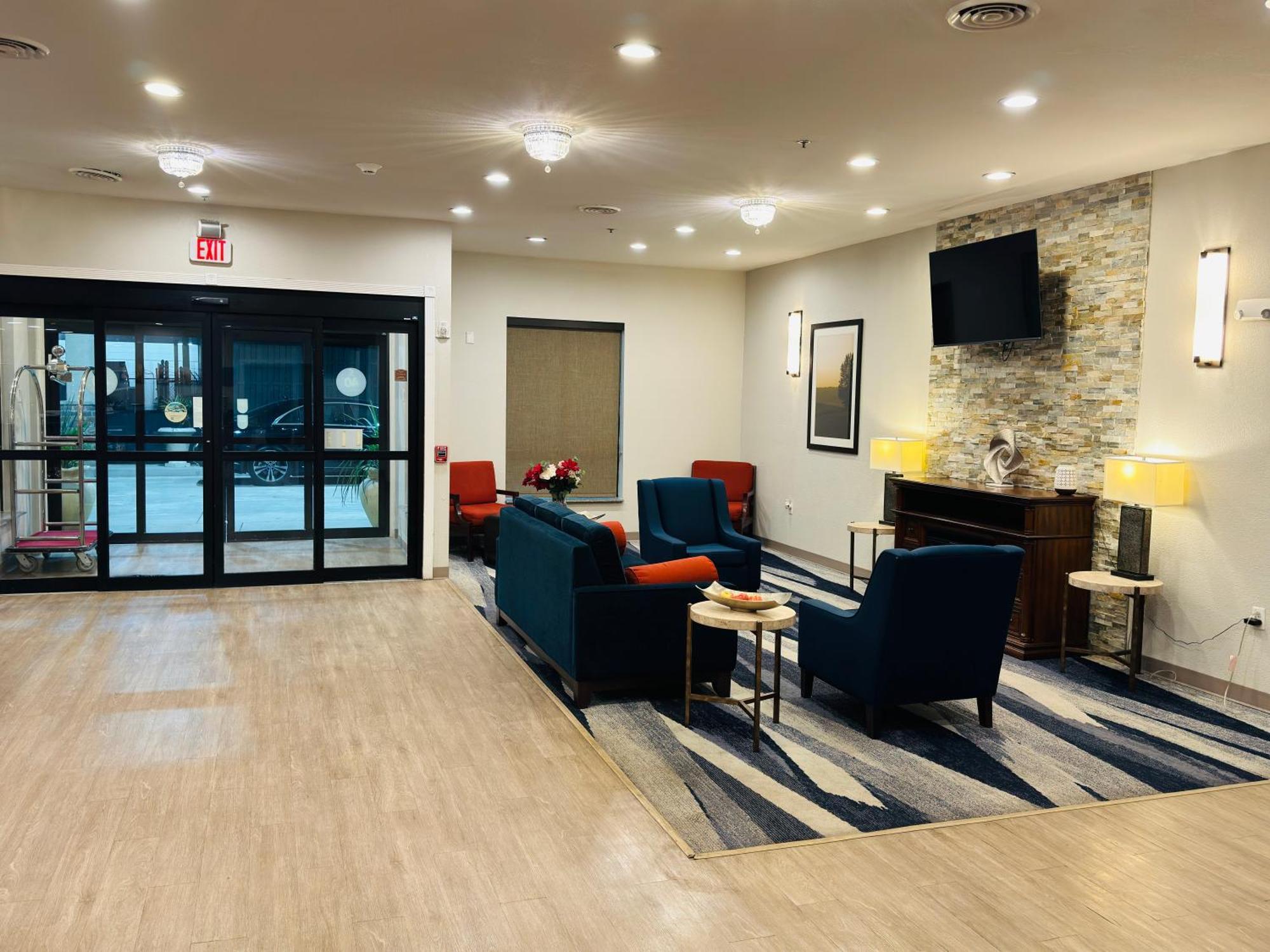 Comfort Suites Plymouth Near Us-30 Exterior foto